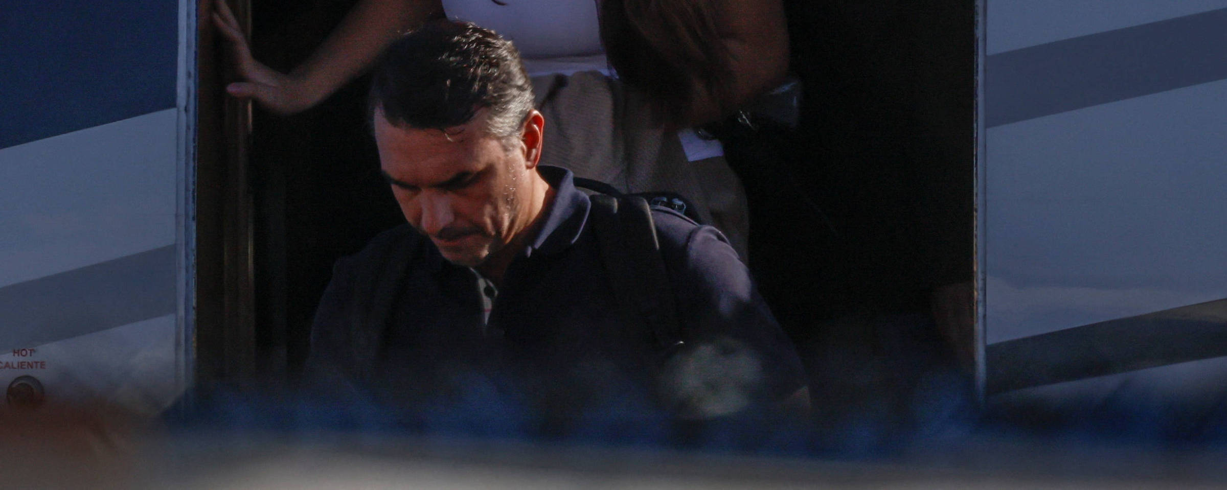 FLAVIO BOLSONARO PASO POR GUAYAQUIL, RUMBO A SU EXILIO EN E.U.
