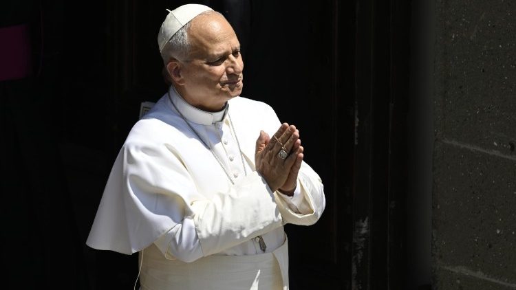 PAPA LEON   XIV HABLA CON JOVENES DE ECUADOR