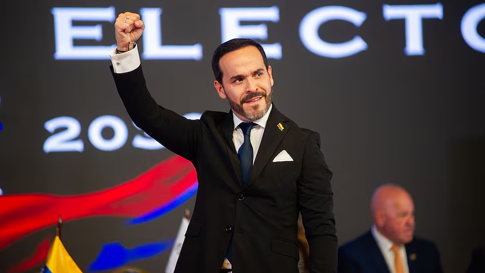 ESCUDO  DE LAS AMERICAS CIERRA FILAS POR   ESPRIELLA