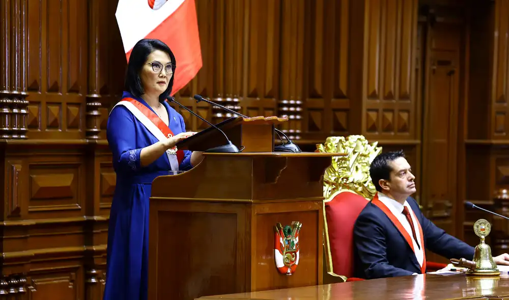KEIKO FUJIMORI HIGUCHI ASUMIO PRESIDENCIA  DEL PERU